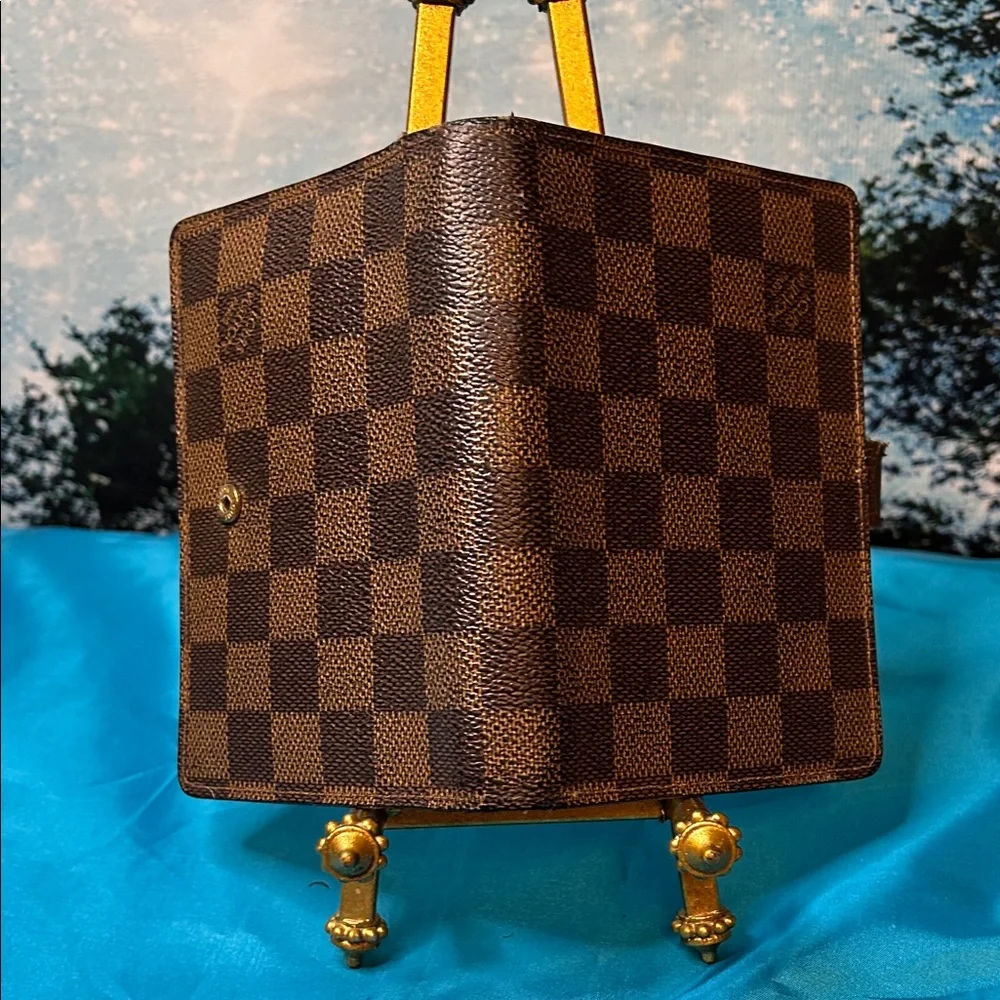 Louis Vuitton Damier Agenda & Wallet with Snap Closure Good Condition - Picture 8 of 12